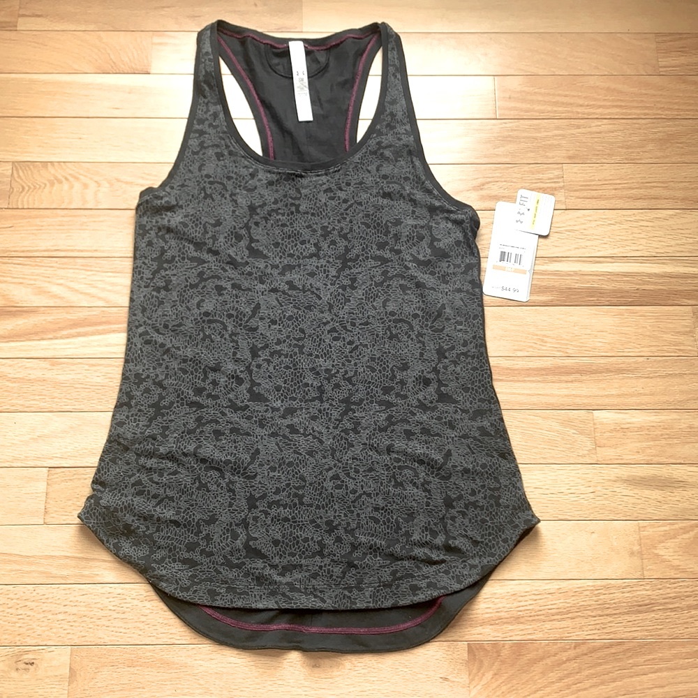 UNDER ARMOUR NWT TANK TOP
